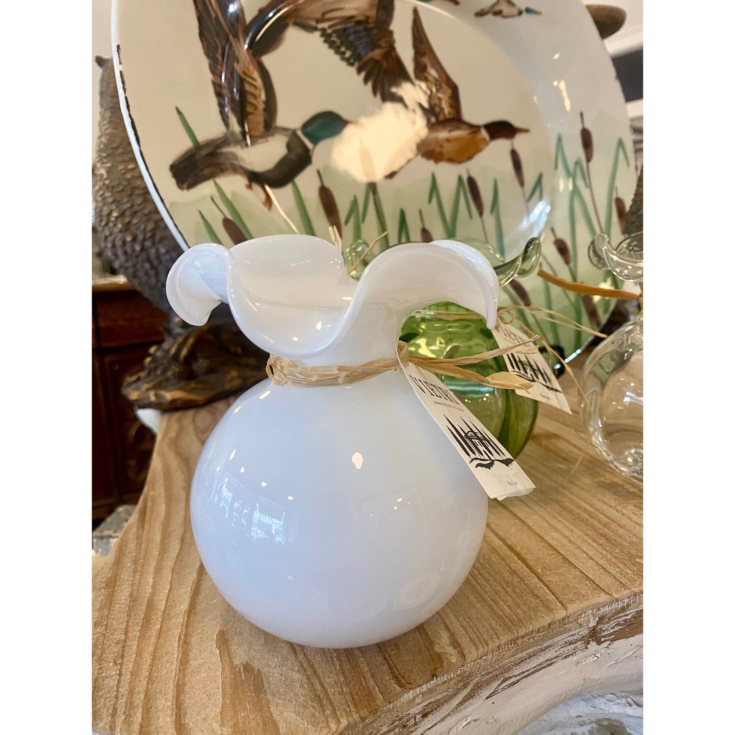 Vietri Hibiscus White Bud Vase