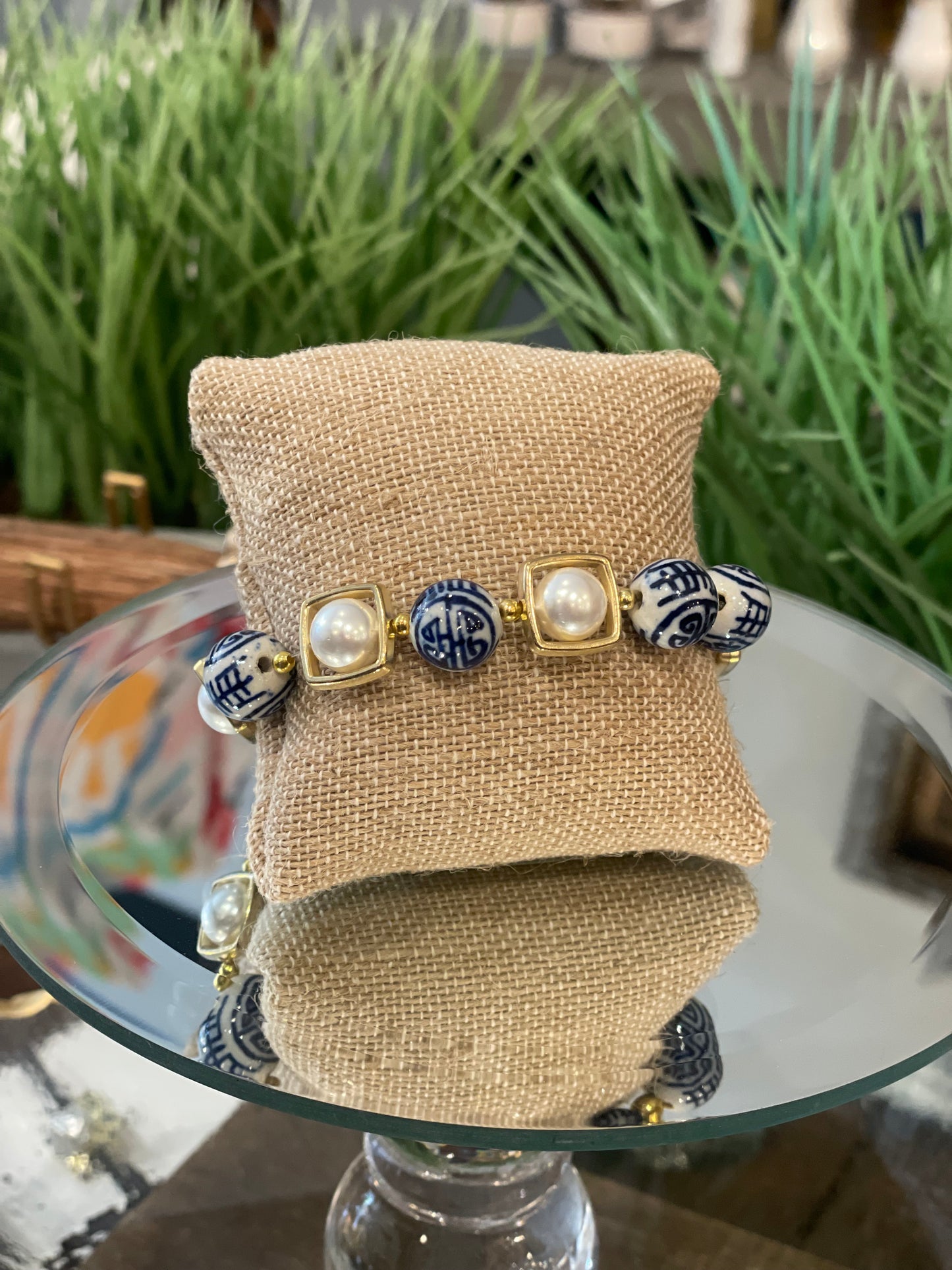 Gold Frame Pearl Bracelet