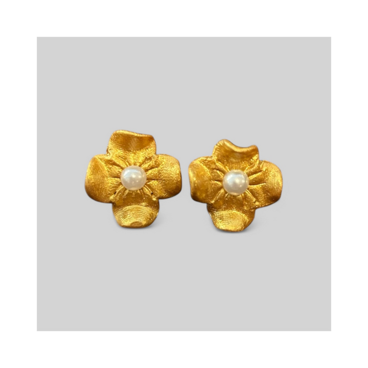 Gardenia Pearl Studs