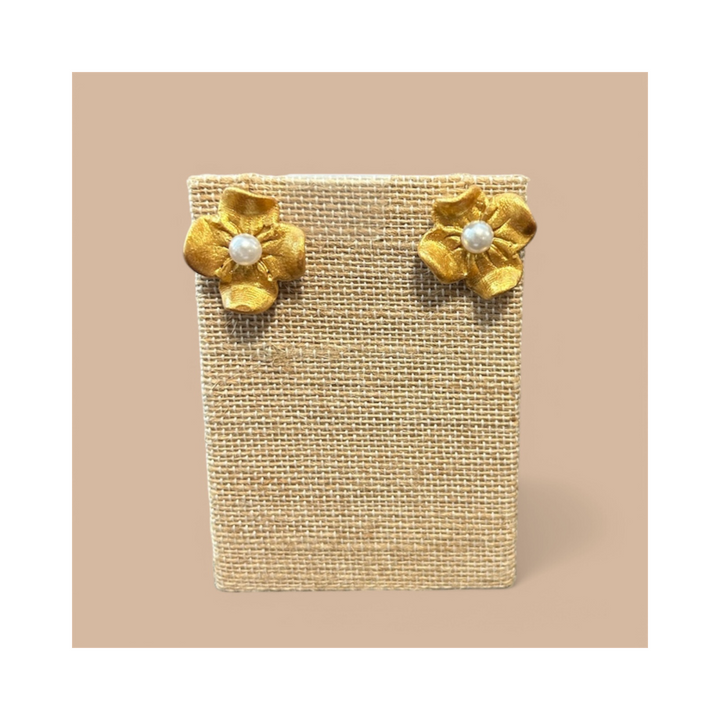 Gardenia Pearl Studs